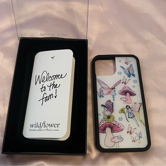 NWT Wildflower Cases Olivia O’Brien iPhone 13/14 case - Picture 7 of 7
